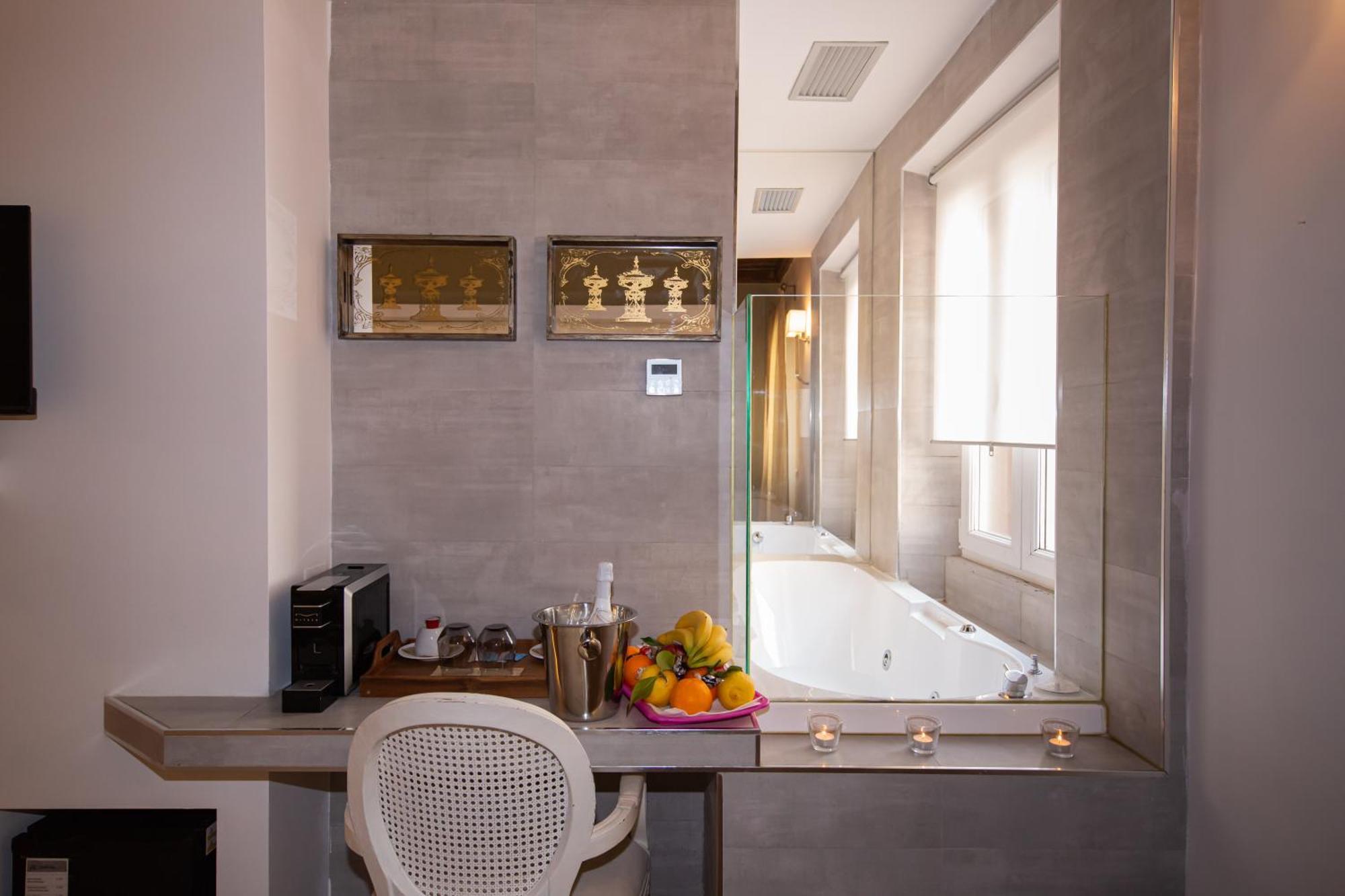 Town House Spagna- Luxury With Jacuzzi Bath Rom