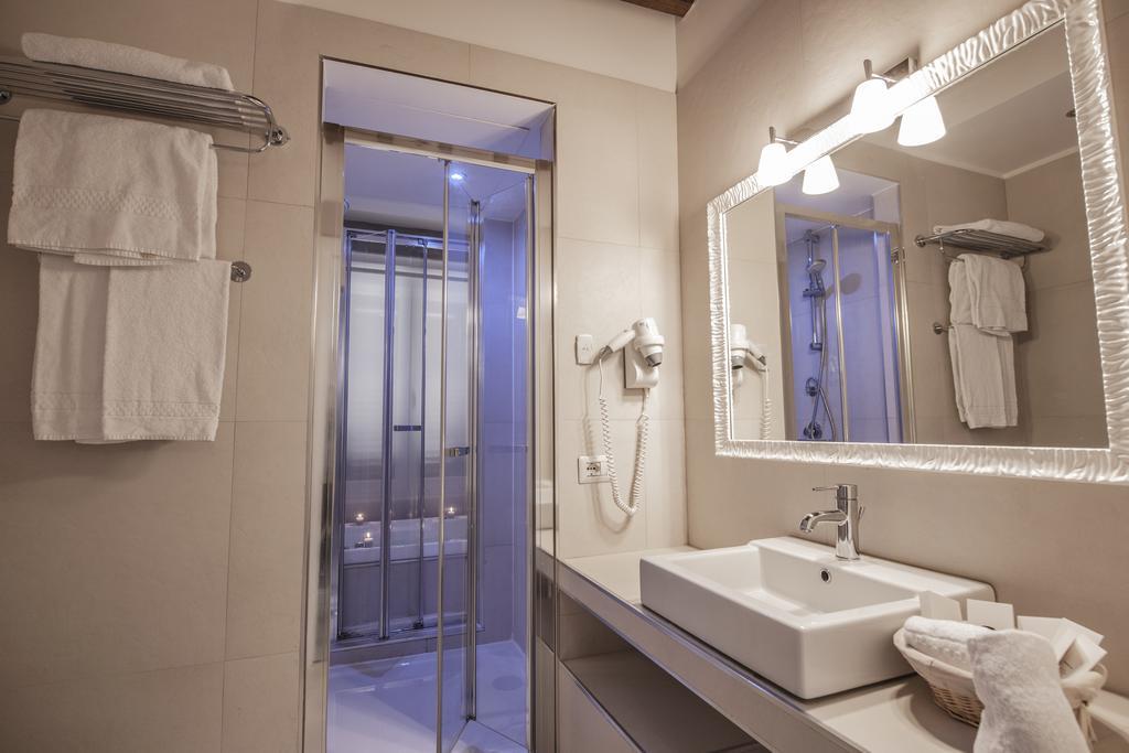 Town House Spagna- Luxury With Jacuzzi Bath Rom