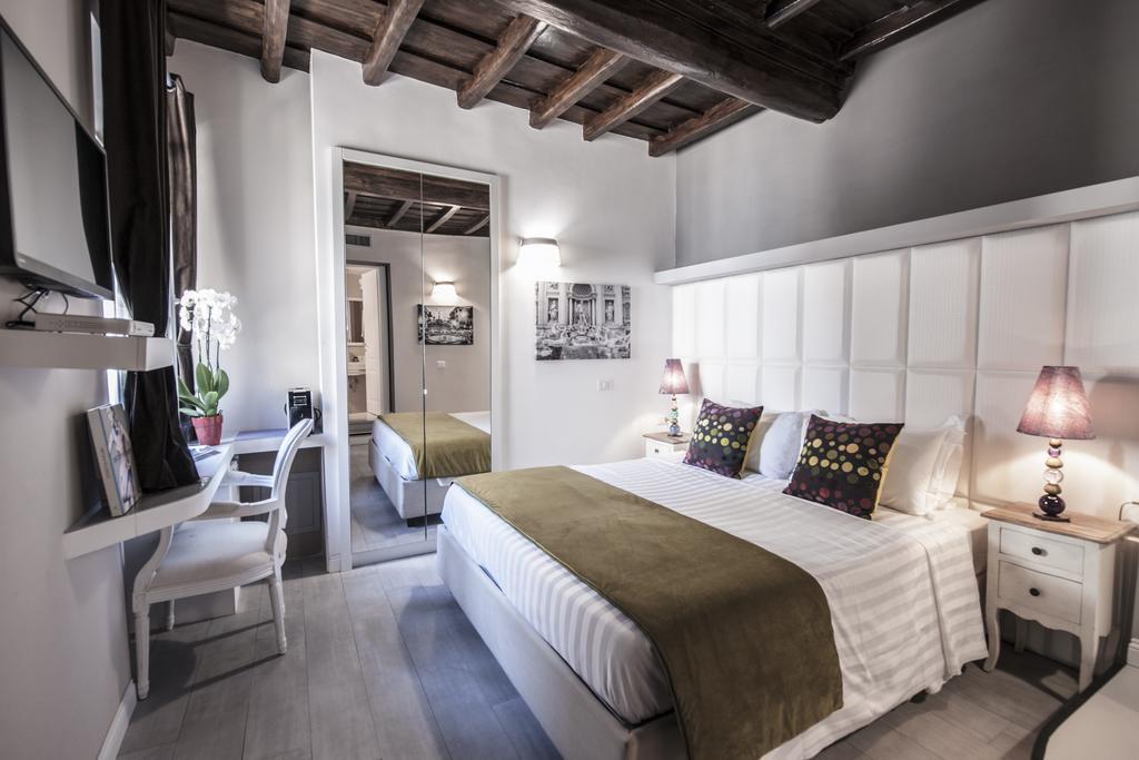 Pensionat Town House Spagna- Luxury With Jacuzzi Bath Rom